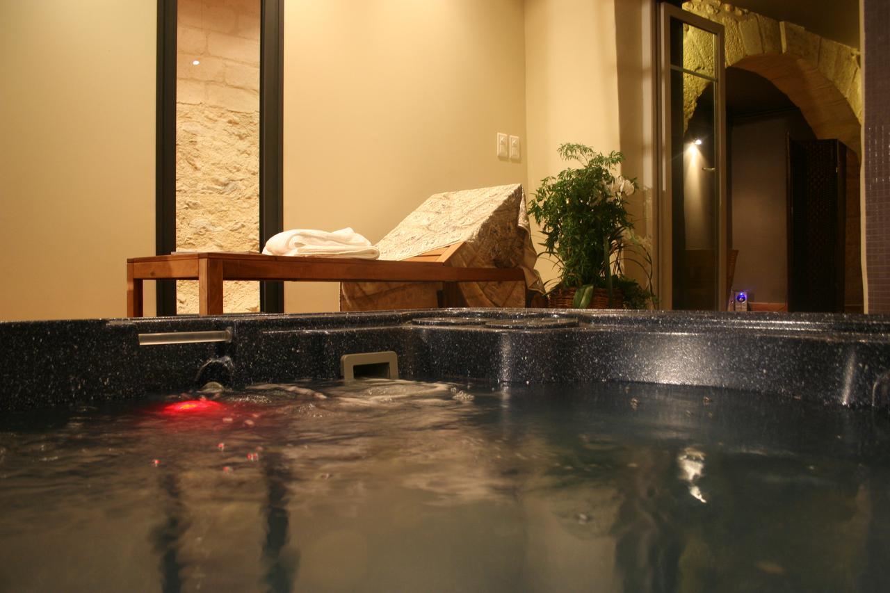 Esprit D'Ailleurs Bed and Breakfast Baillargues Buitenkant foto